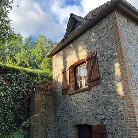 Le Bastion Aux 2 Tourelles Et Son Jacuzzi * Bellengreville (Seine-Maritime)