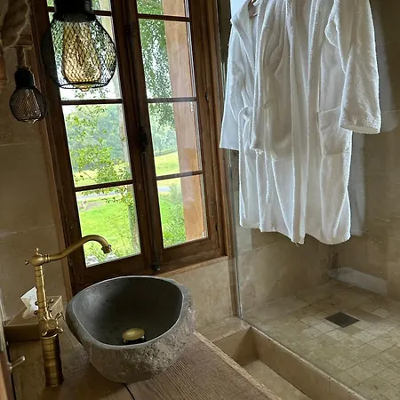 Le Bastion Aux 2 Tourelles Et Son Jacuzzi Bellengreville (Seine-Maritime)