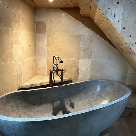 Le Bastion Aux 2 Tourelles Et Son Jacuzzi Bellengreville (Seine-Maritime)